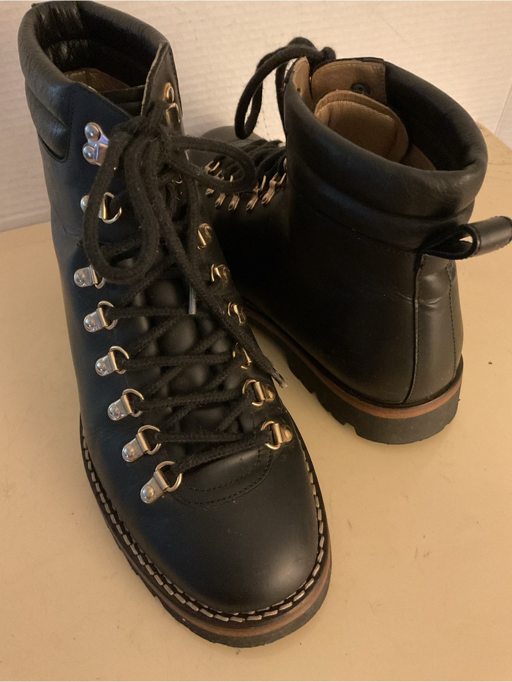 T A F T men’s black leather combat hiking Viking boots US 9